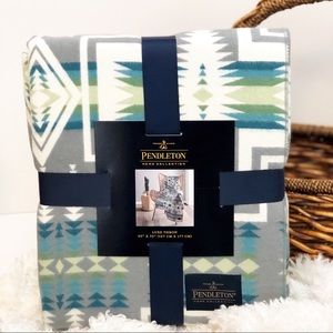 PENDLETON HOME COLLECTION Harding Luxe Throw